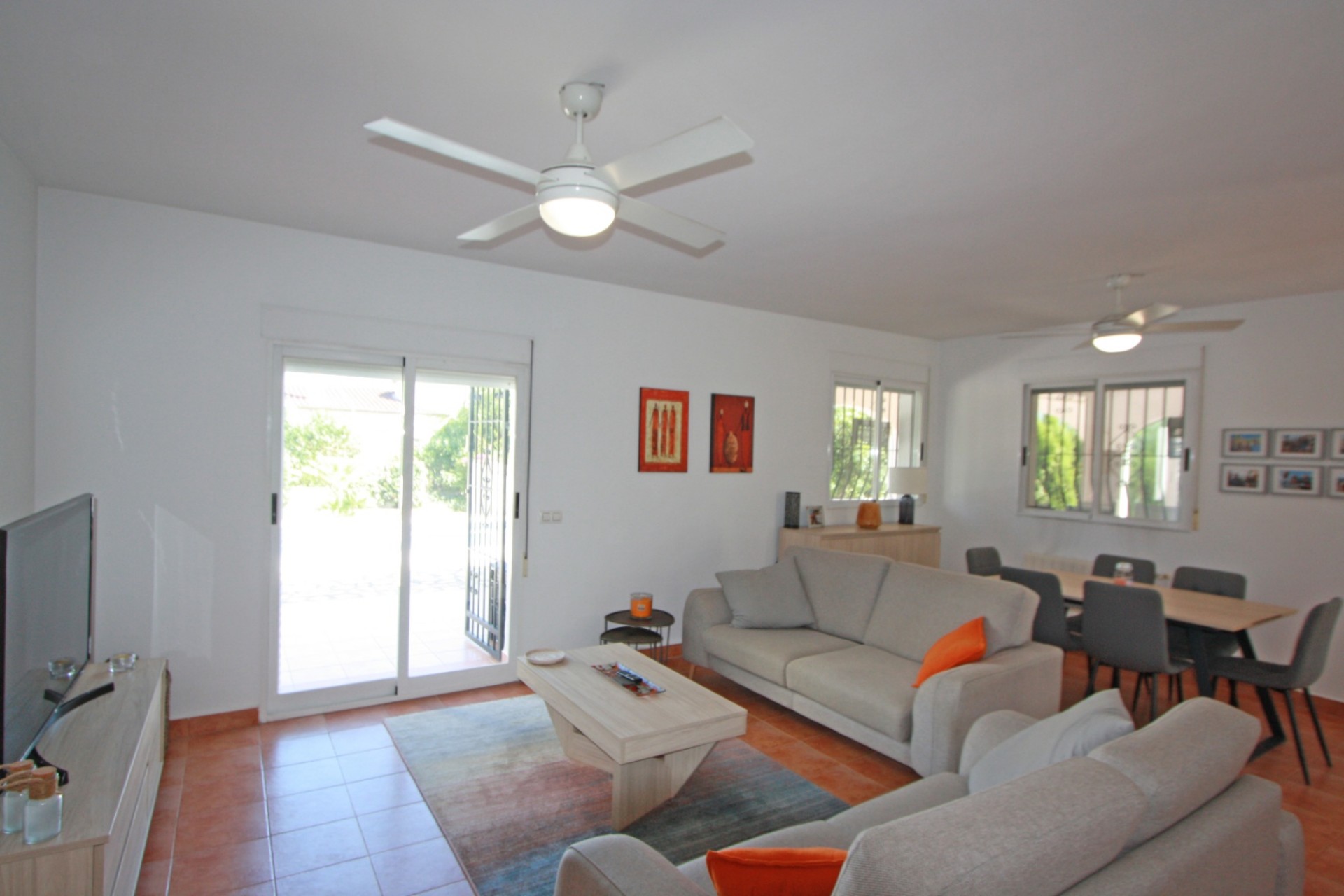 Zu verkaufen - Villa -
Jalon