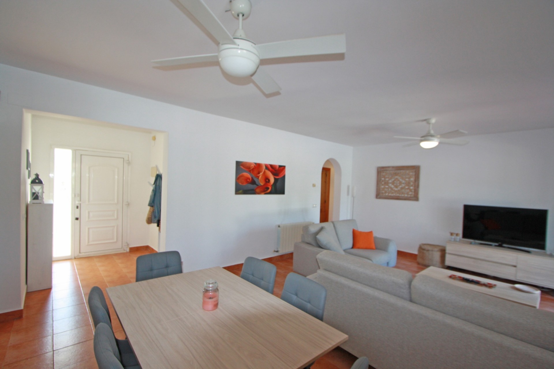 Zu verkaufen - Villa -
Jalon