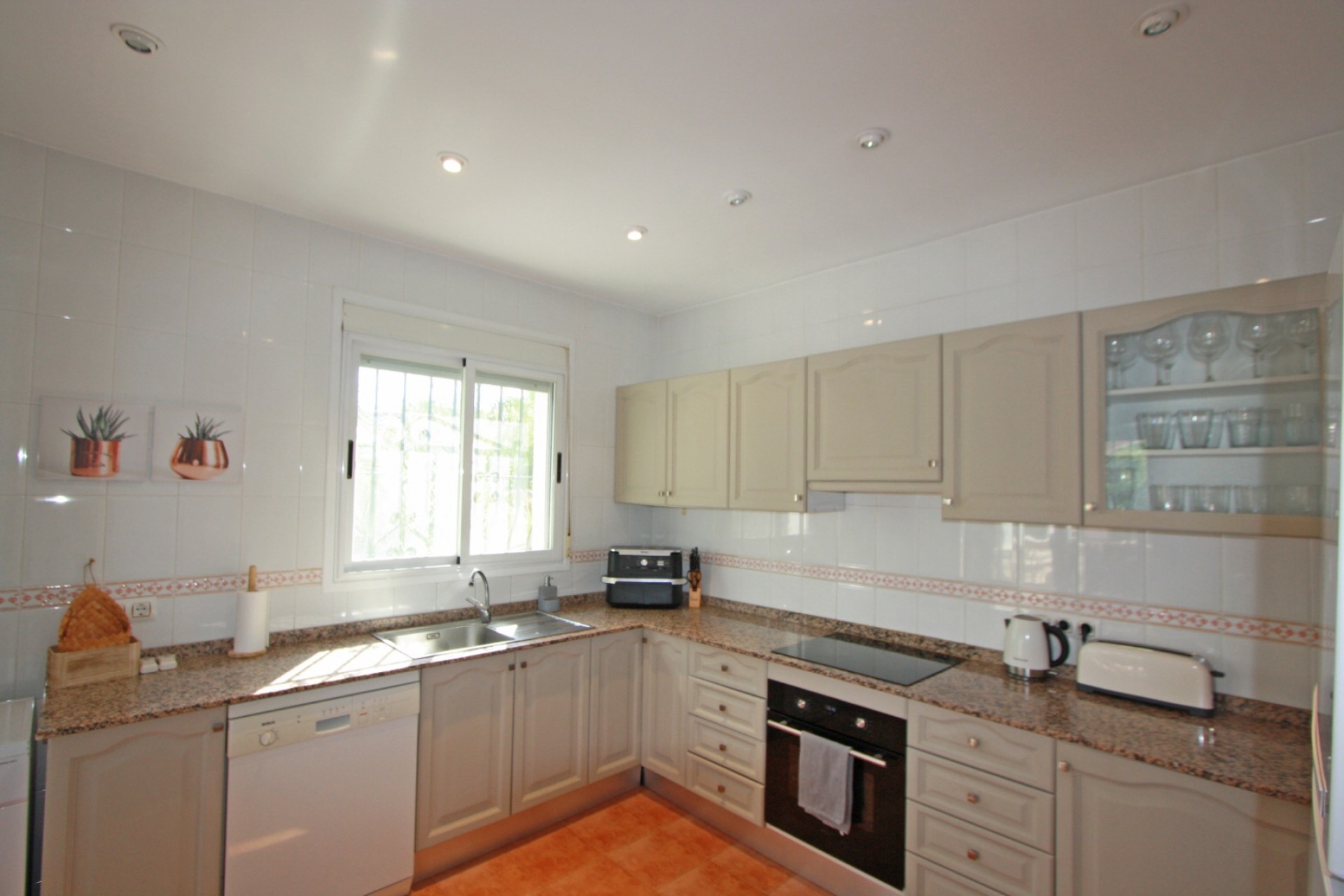 Zu verkaufen - Villa -
Jalon