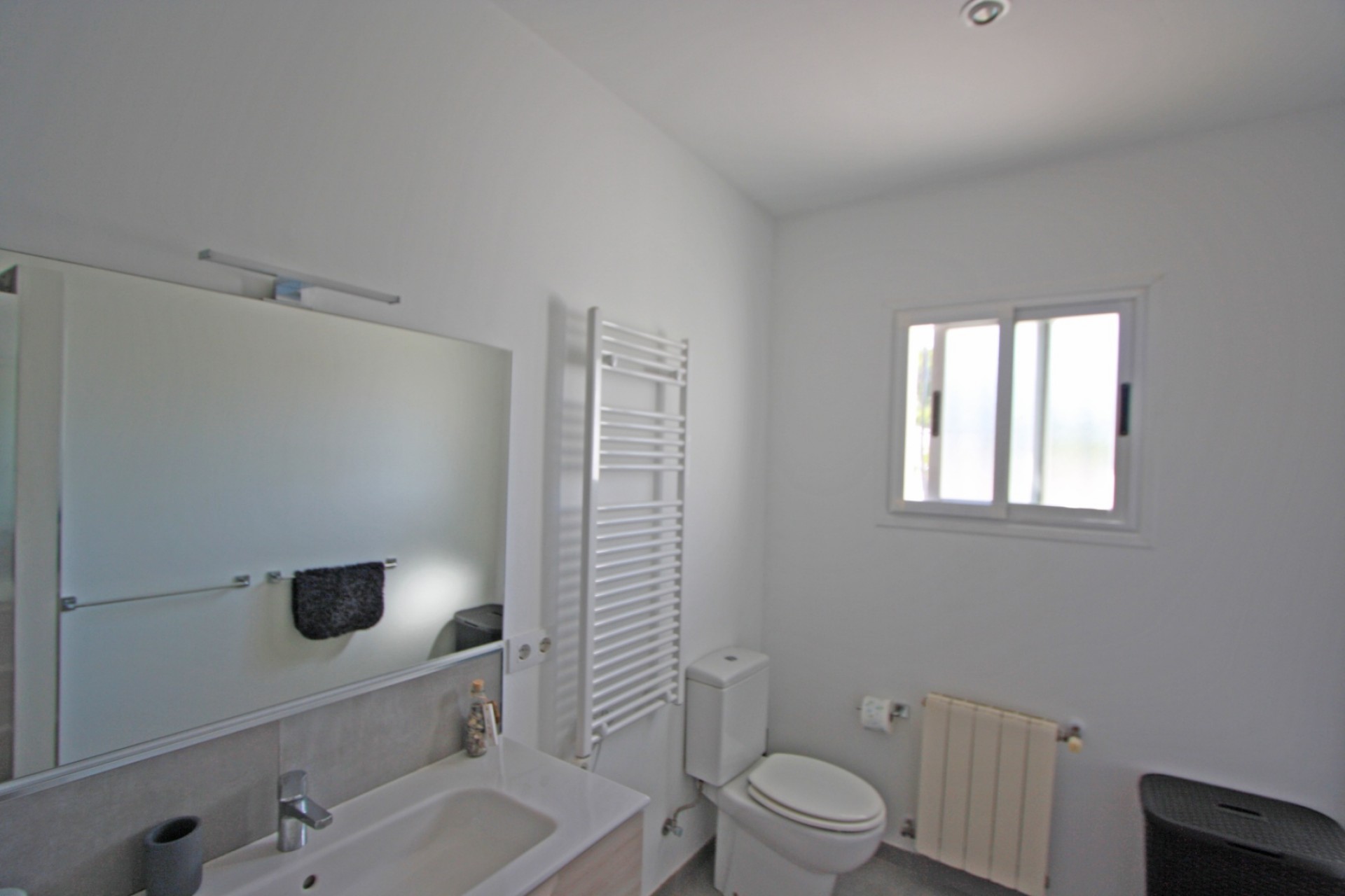 Zu verkaufen - Villa -
Jalon