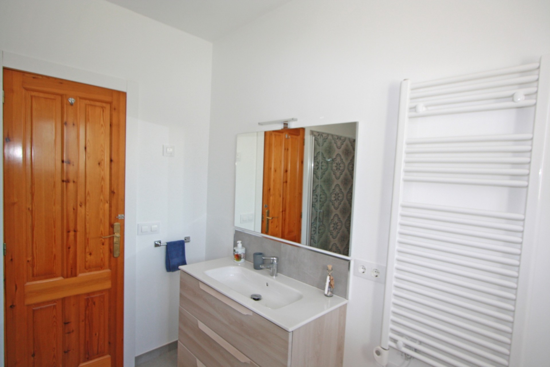 Zu verkaufen - Villa -
Jalon