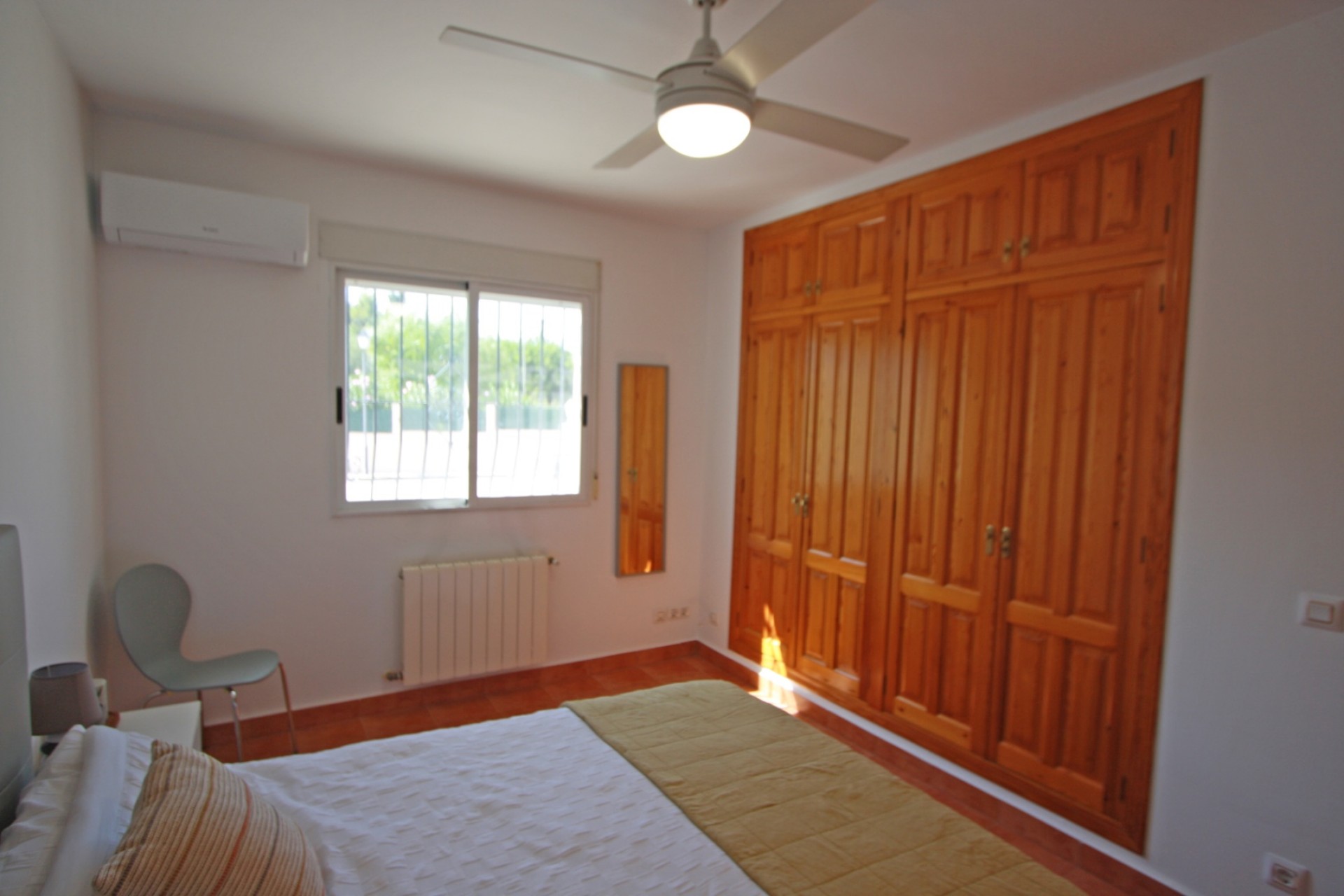 Zu verkaufen - Villa -
Jalon