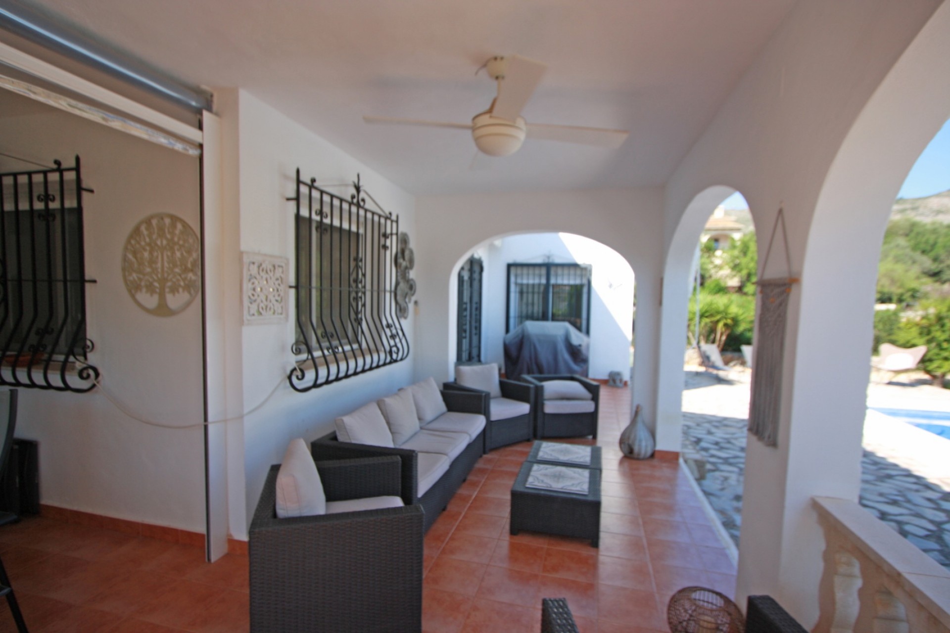 Zu verkaufen - Villa -
Jalon