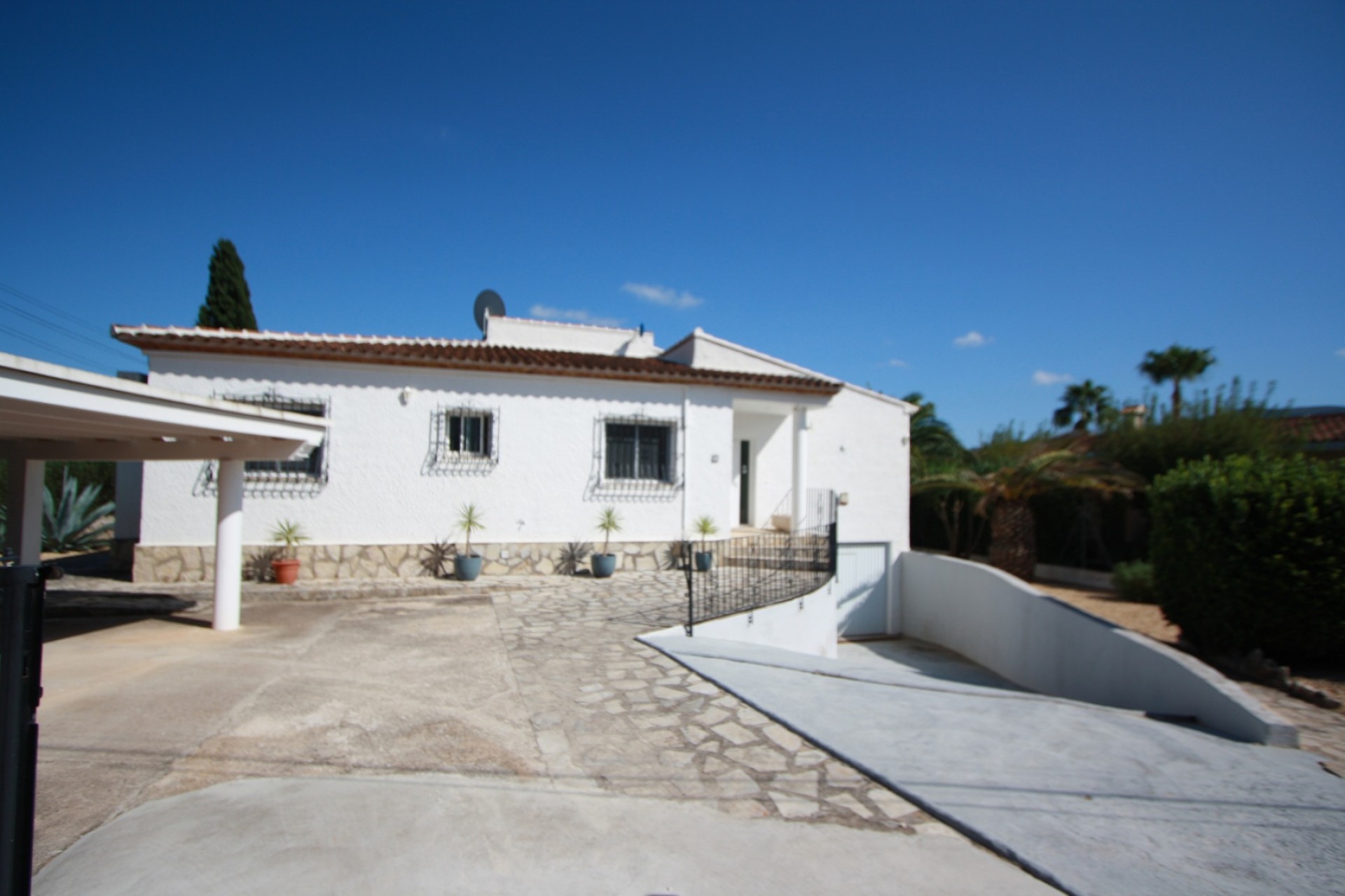 Zu verkaufen - Villa -
Jalon