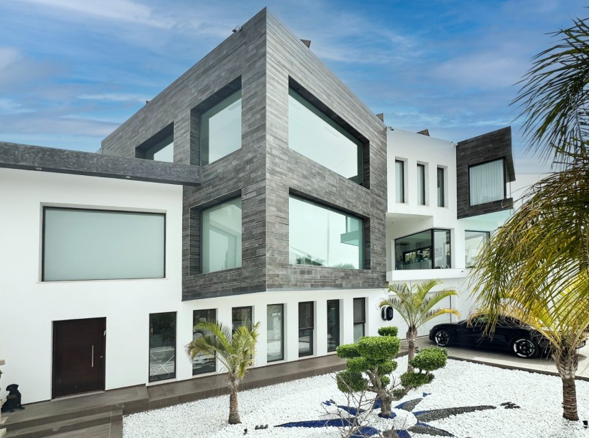 Zu verkaufen - Villa -
Javea - Cansalades