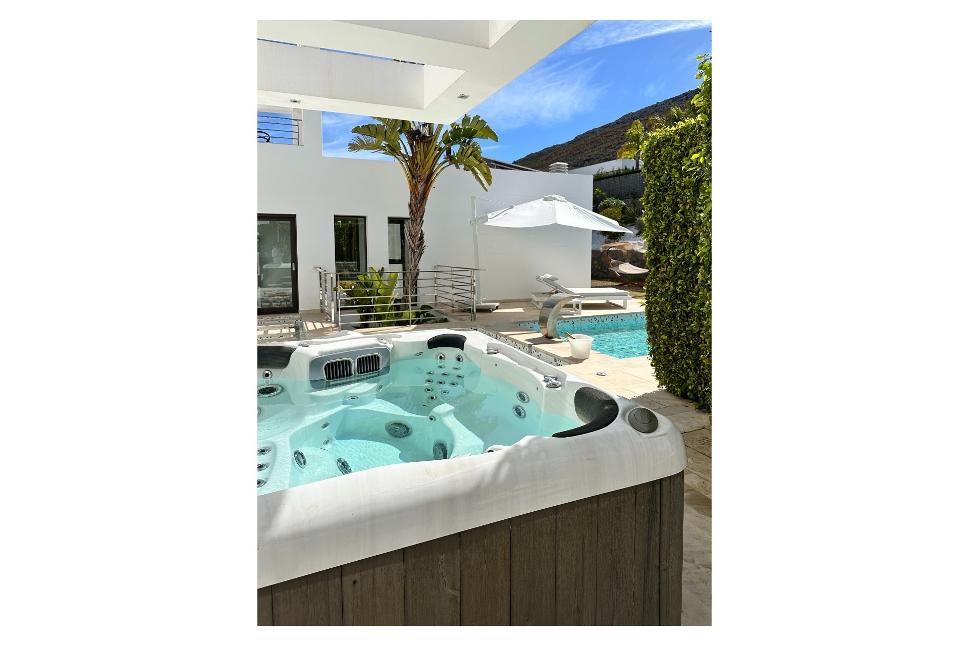 Zu verkaufen - Villa -
Javea - Cansalades