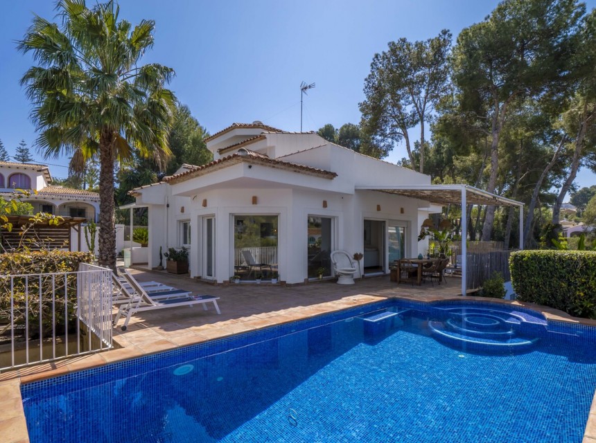 Zu verkaufen - Villa -
Javea - Costa Blanca