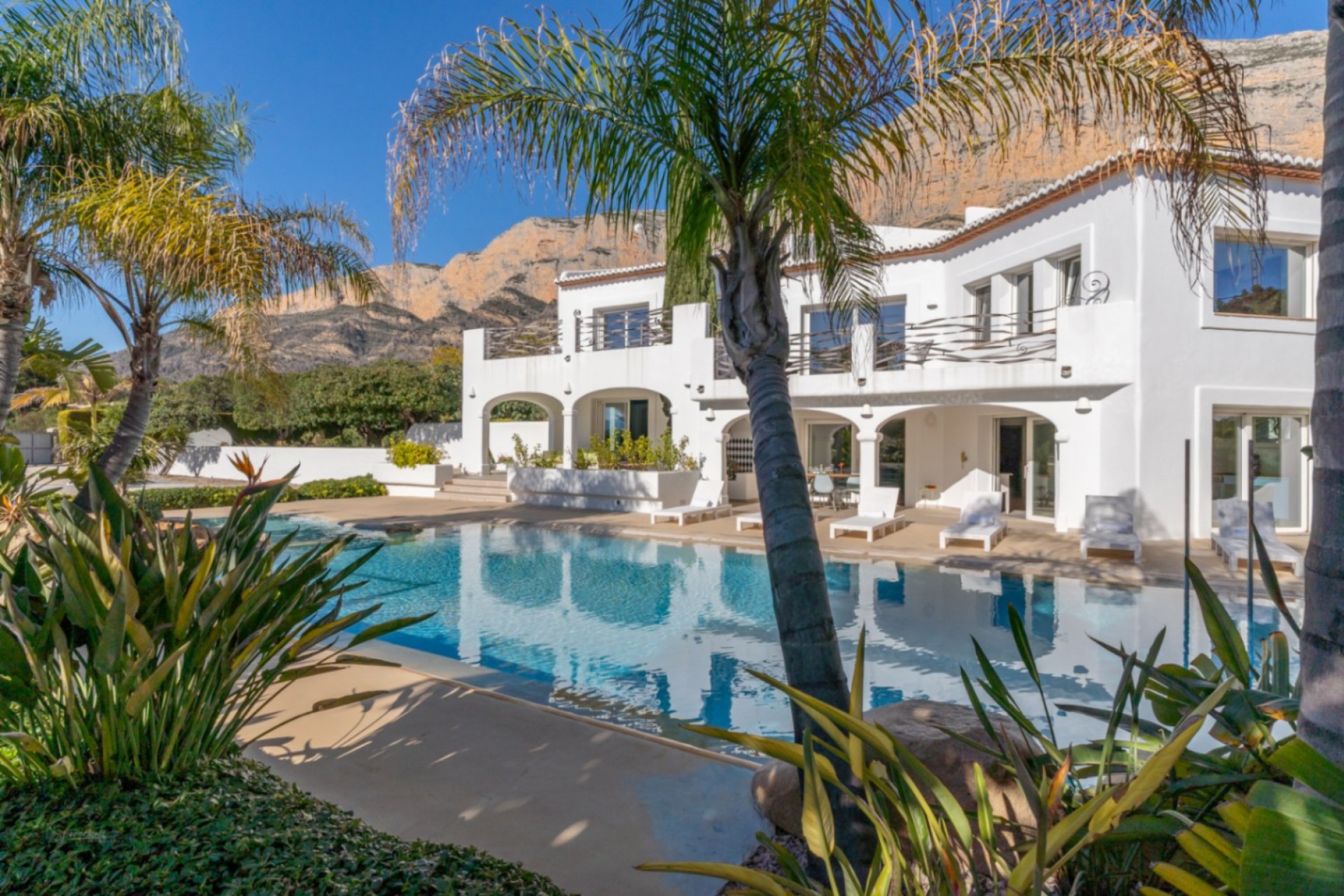 Zu verkaufen - Villa -
Javea - Montgo