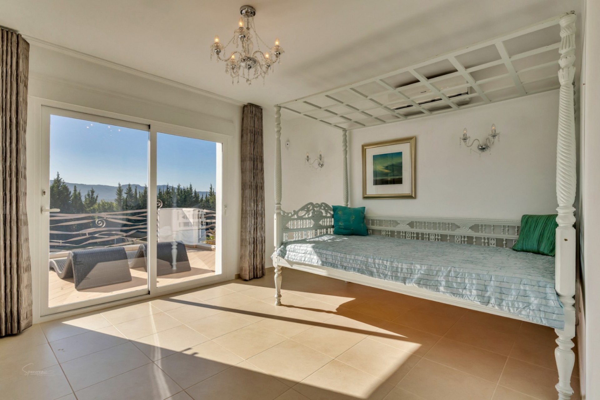 Zu verkaufen - Villa -
Javea - Montgo