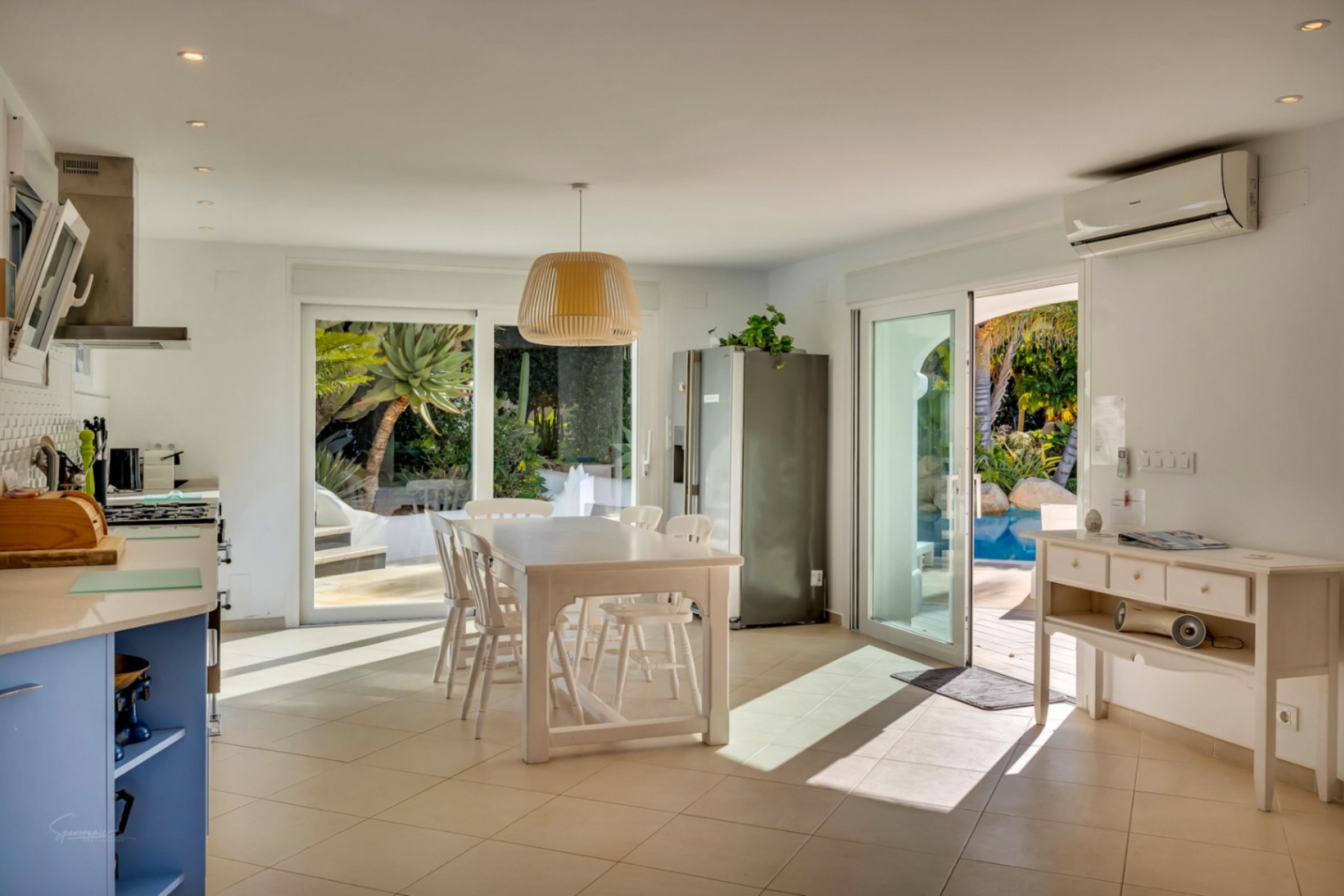 Zu verkaufen - Villa -
Javea - Montgo