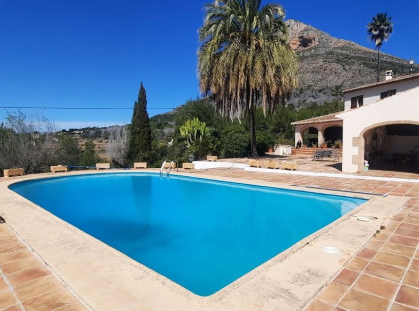 Zu verkaufen - Villa -
Javea - Montgo