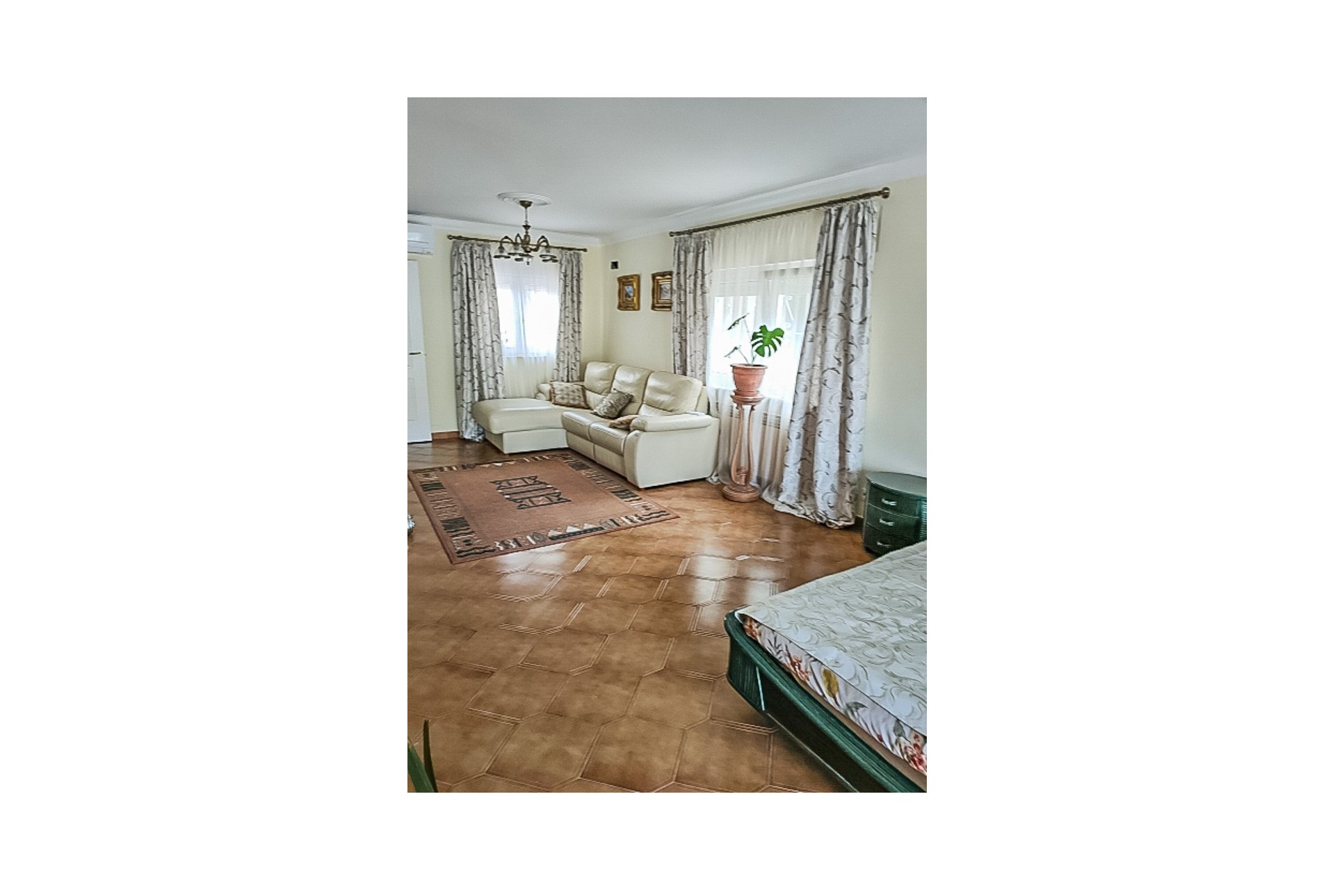 Zu verkaufen - Villa -
Javea