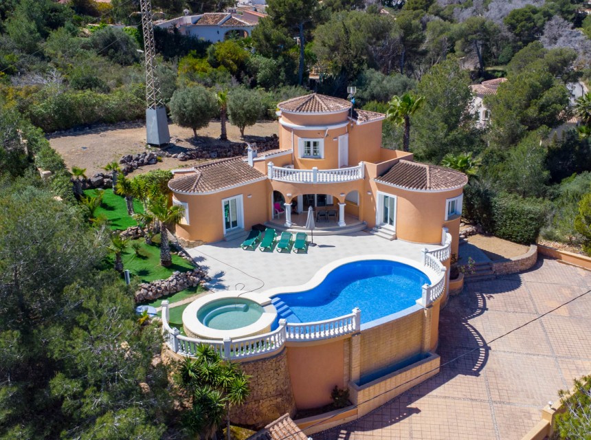 Zu verkaufen - Villa -
Javea