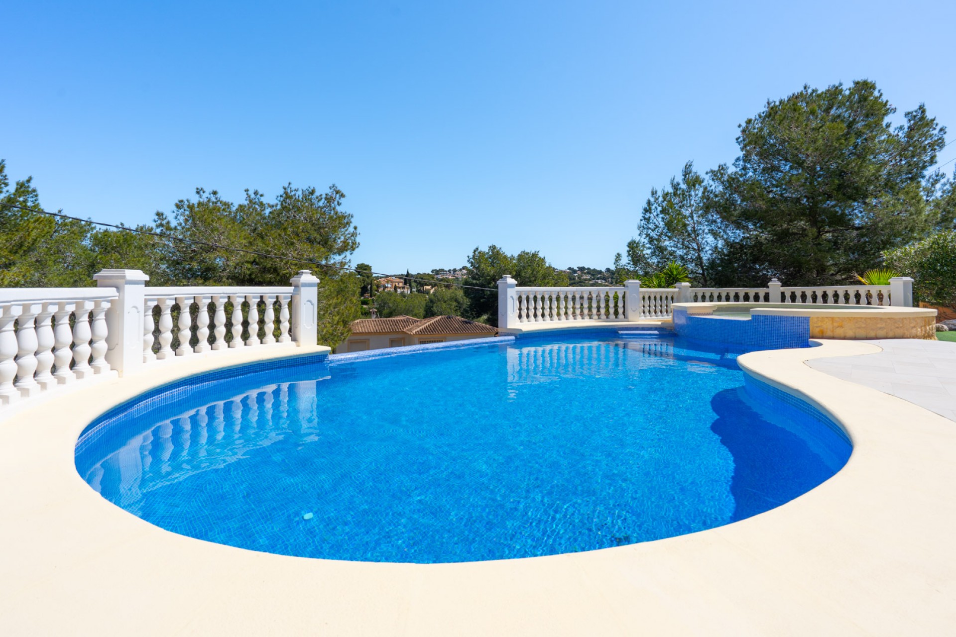 Zu verkaufen - Villa -
Javea