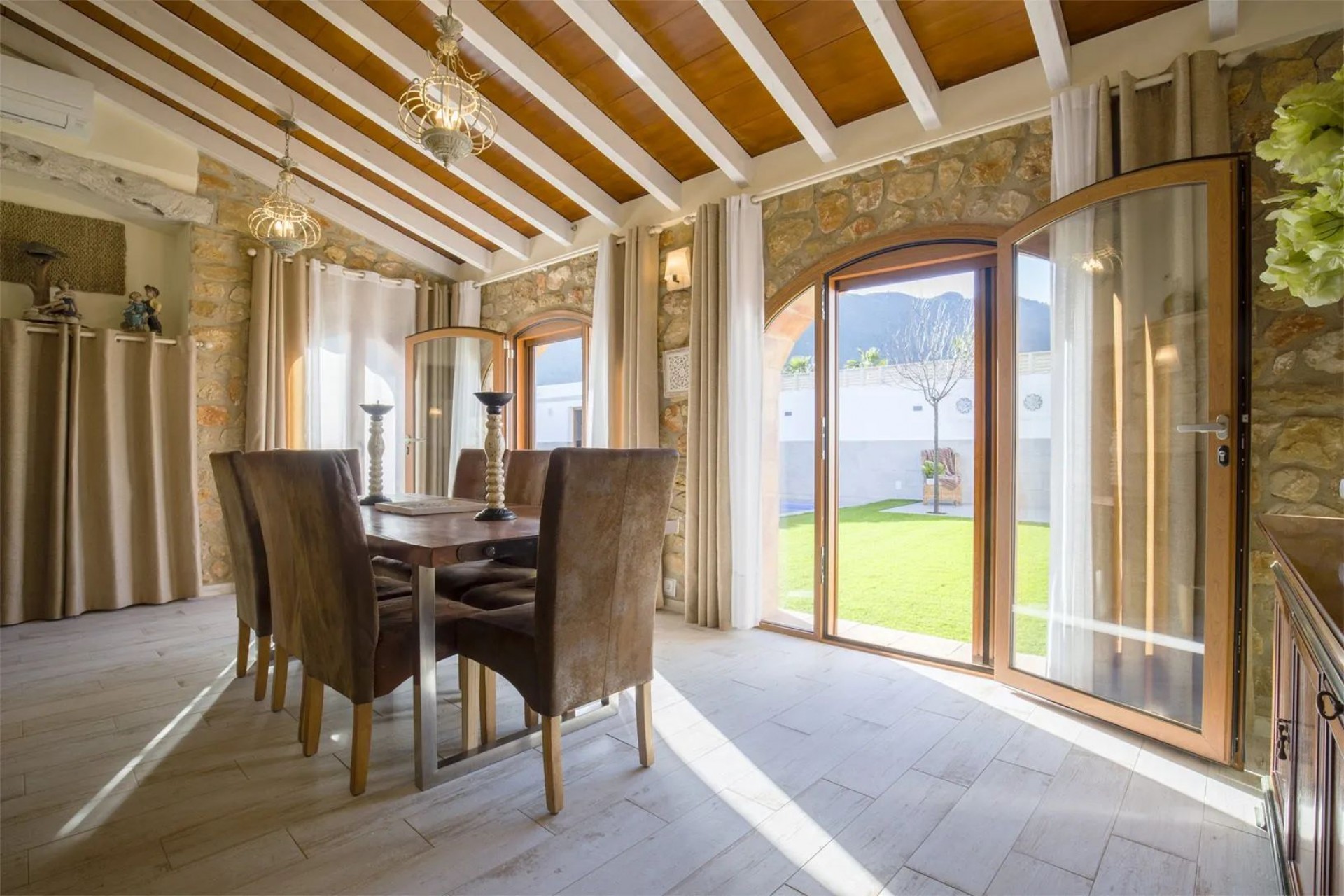 Zu verkaufen - Villa -
Lliber