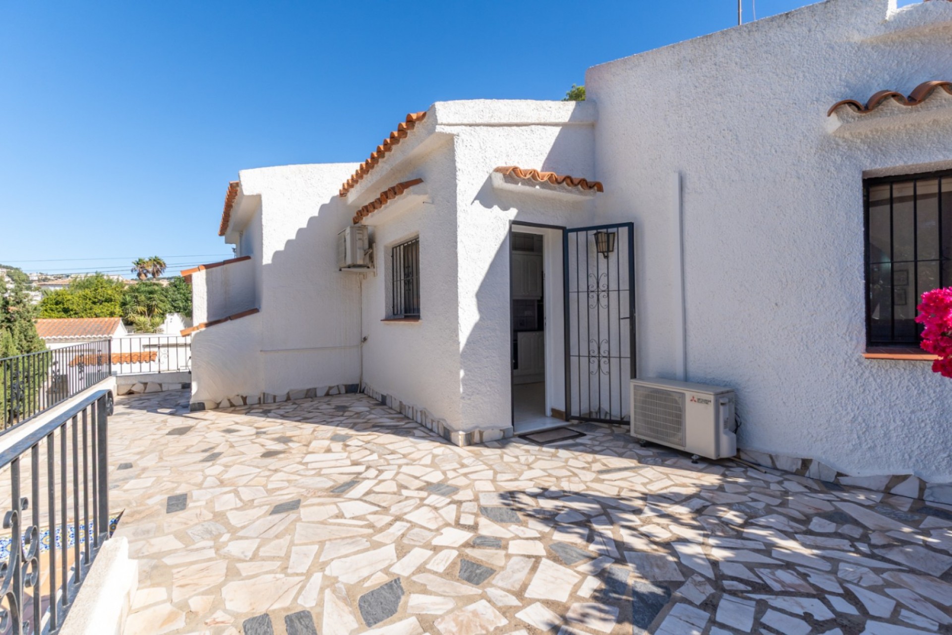 Zu verkaufen - Villa -
Moraira - Alicante