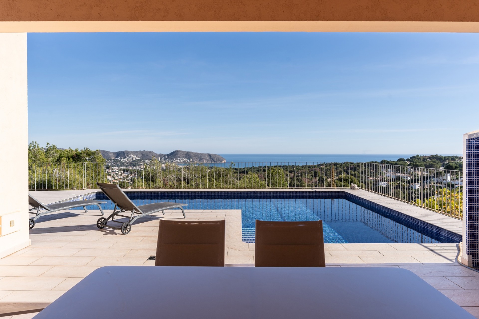 Zu verkaufen - Villa -
Moraira - Benimeit
