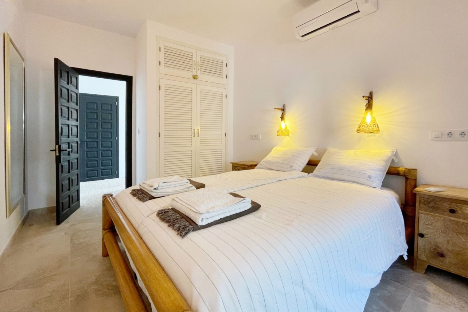 Zu verkaufen - Villa -
Moraira - Benimeit