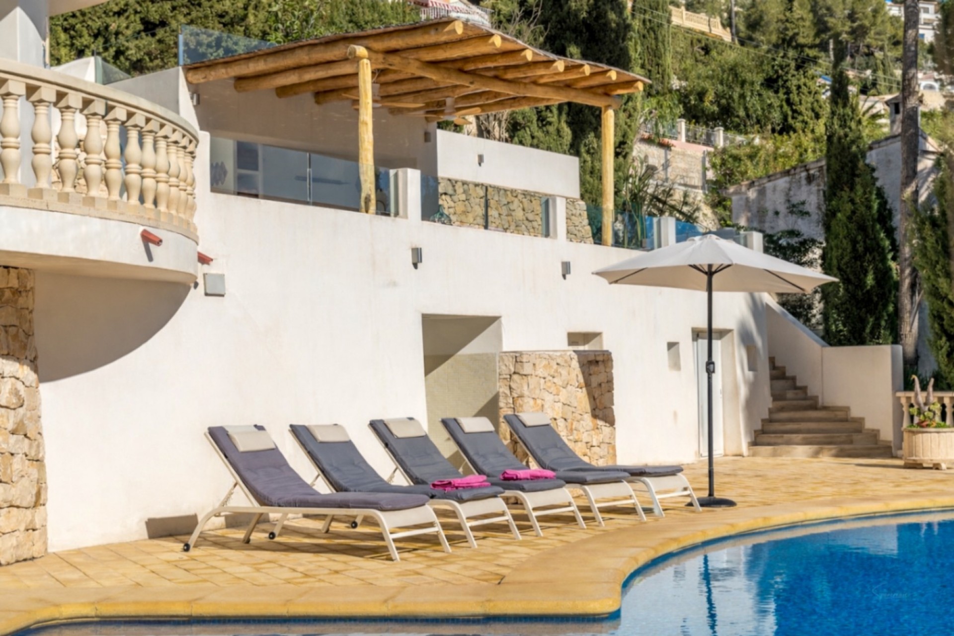 Zu verkaufen - Villa -
Moraira - Benimeit