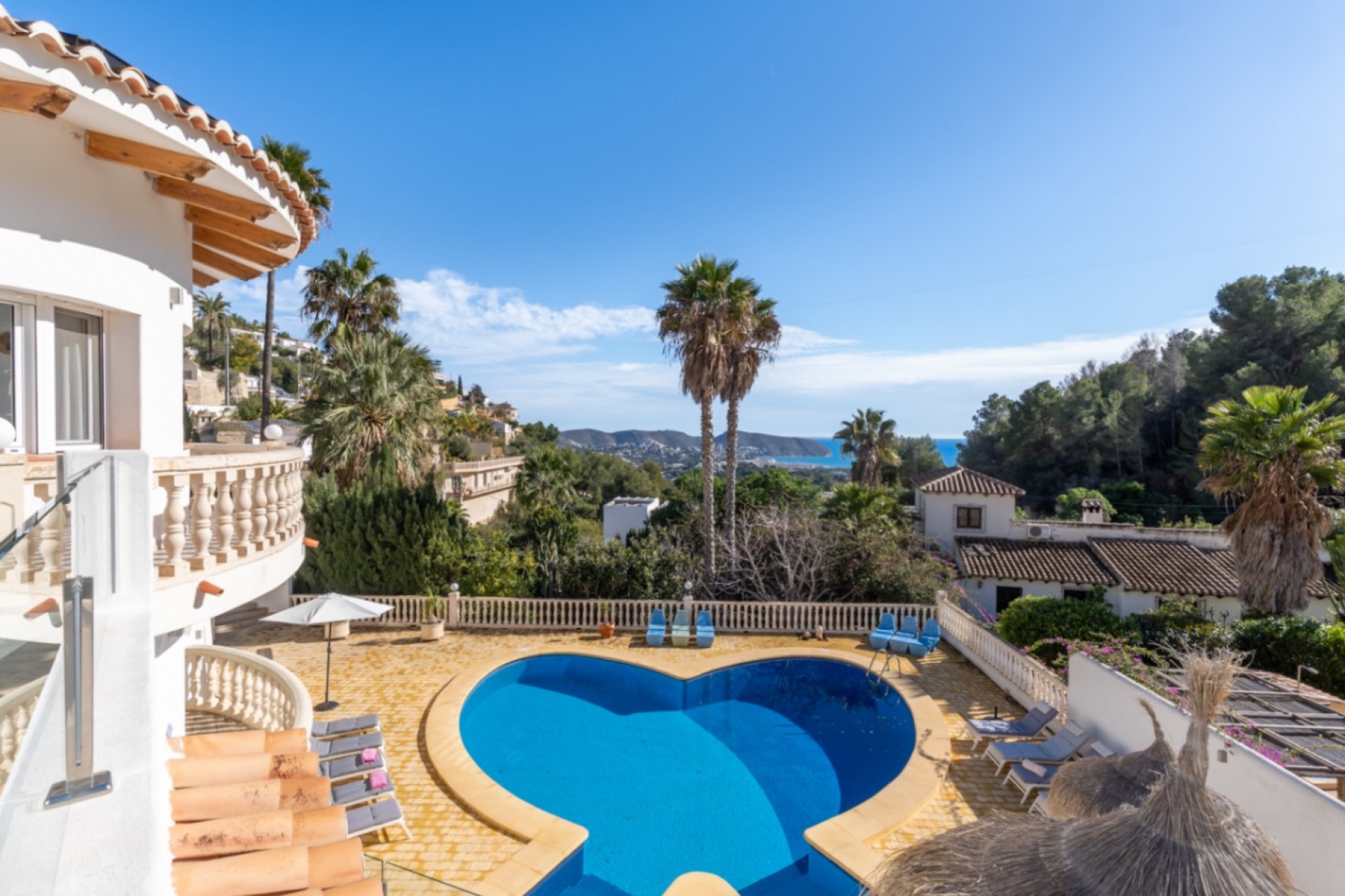 Zu verkaufen - Villa -
Moraira - Benimeit
