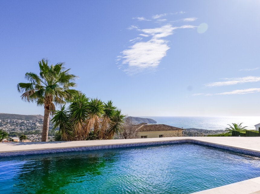 Zu verkaufen - Villa -
Moraira - Benimeit