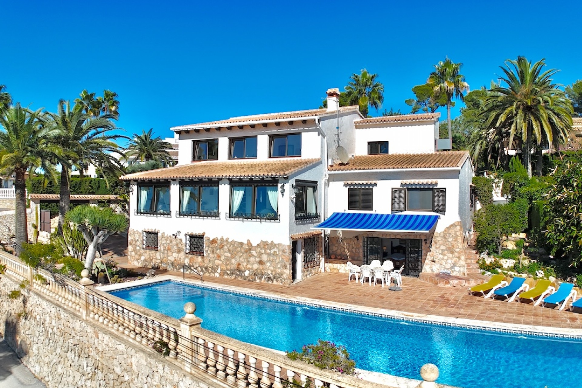 Zu verkaufen - Villa -
Moraira - Costera del Mar