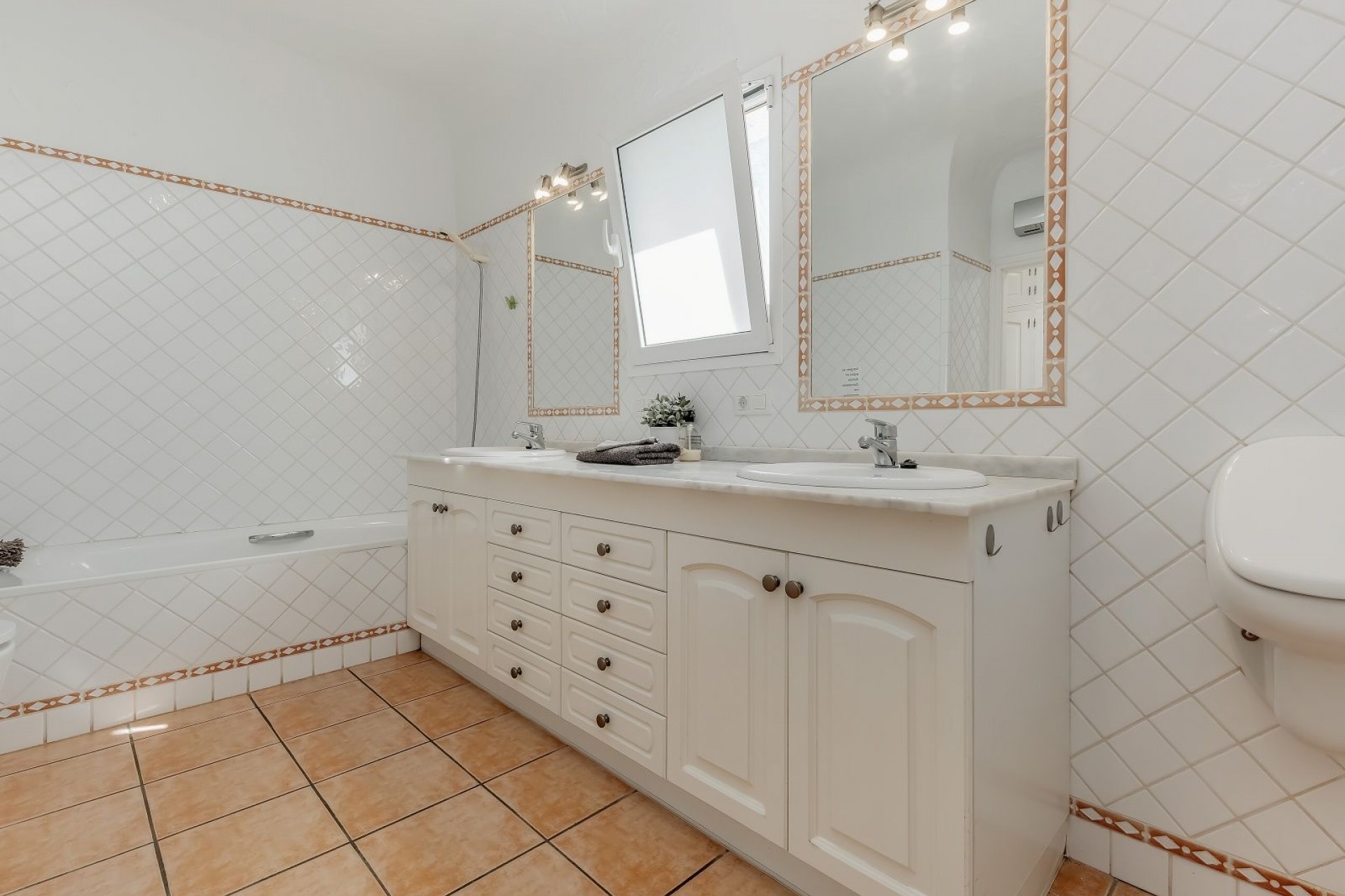 Zu verkaufen - Villa -
Moraira - La Sabatera