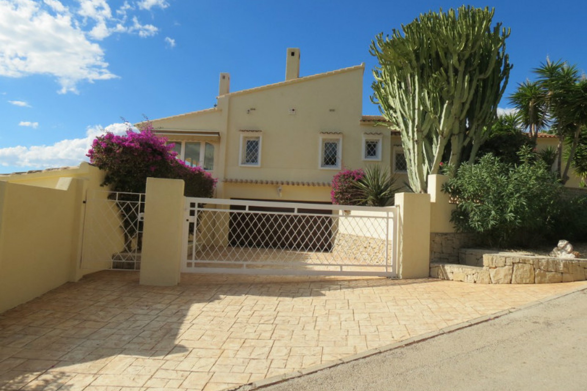 Zu verkaufen - Villa -
Moraira - San Jaime