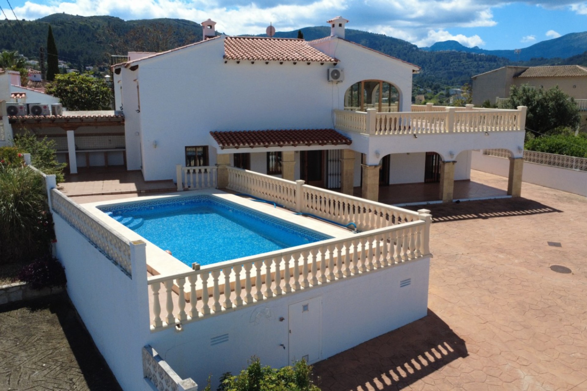 Zu verkaufen - Villa -
Orba