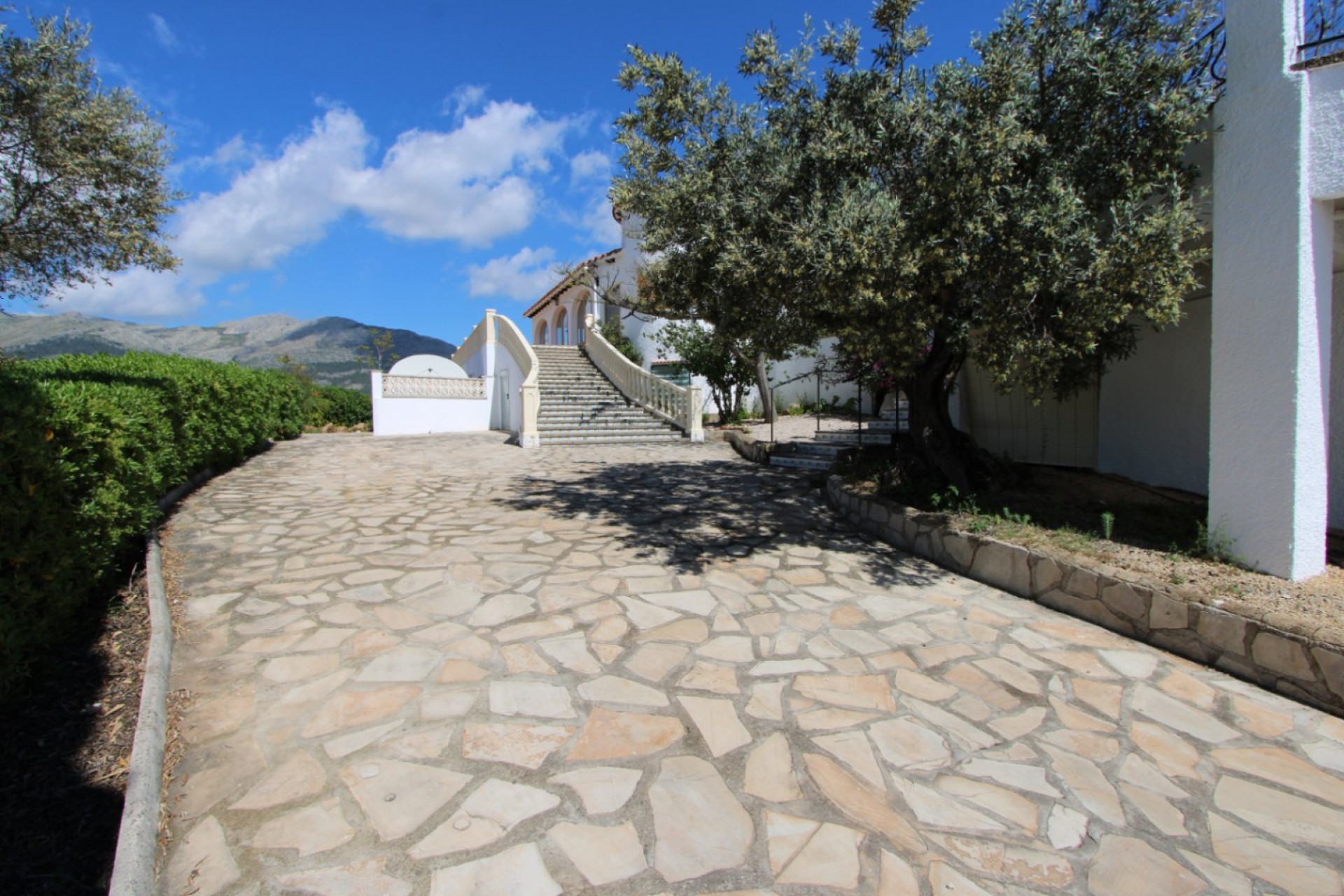 Zu verkaufen - Villa -
Orba