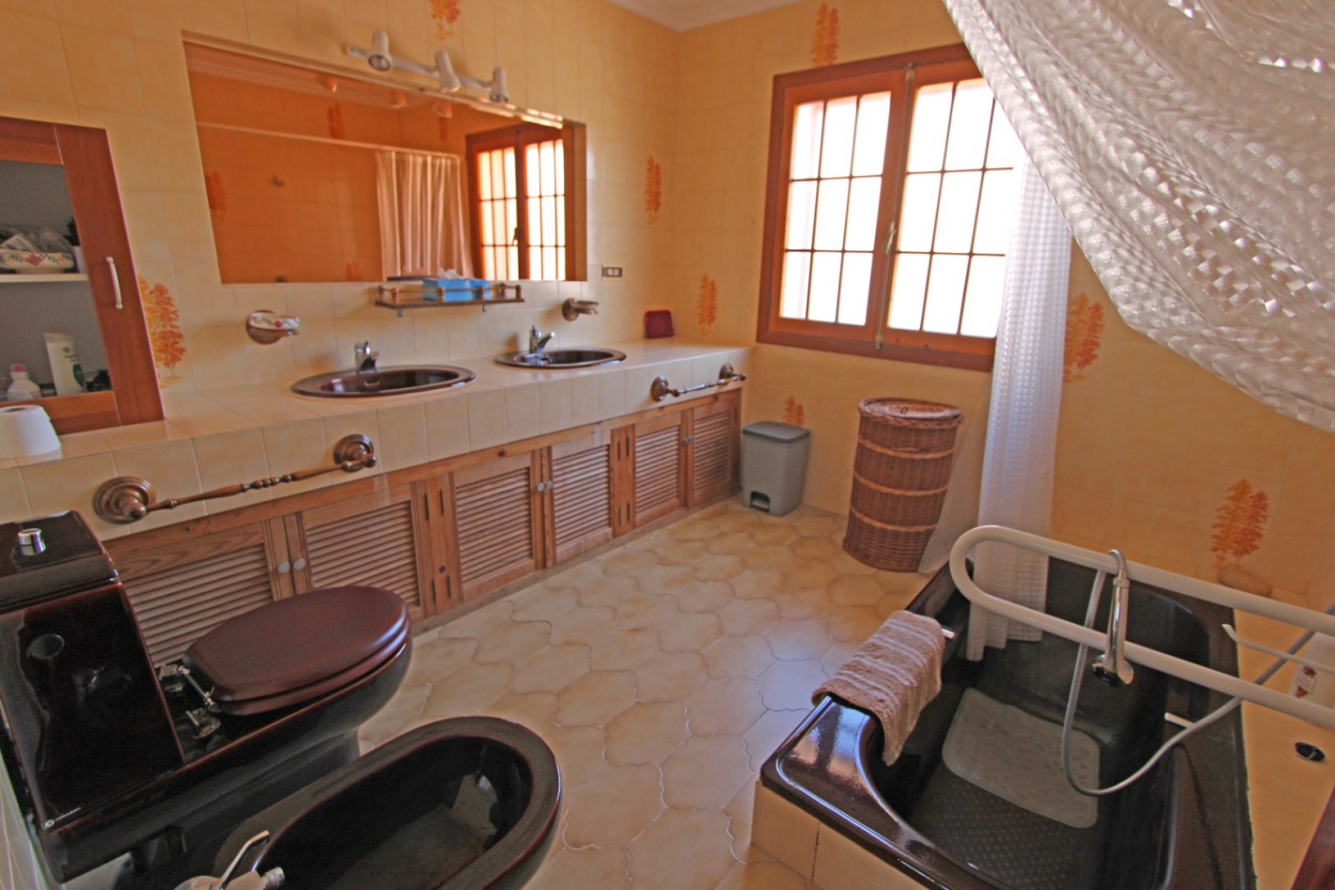 Zu verkaufen - Villa -
Orba