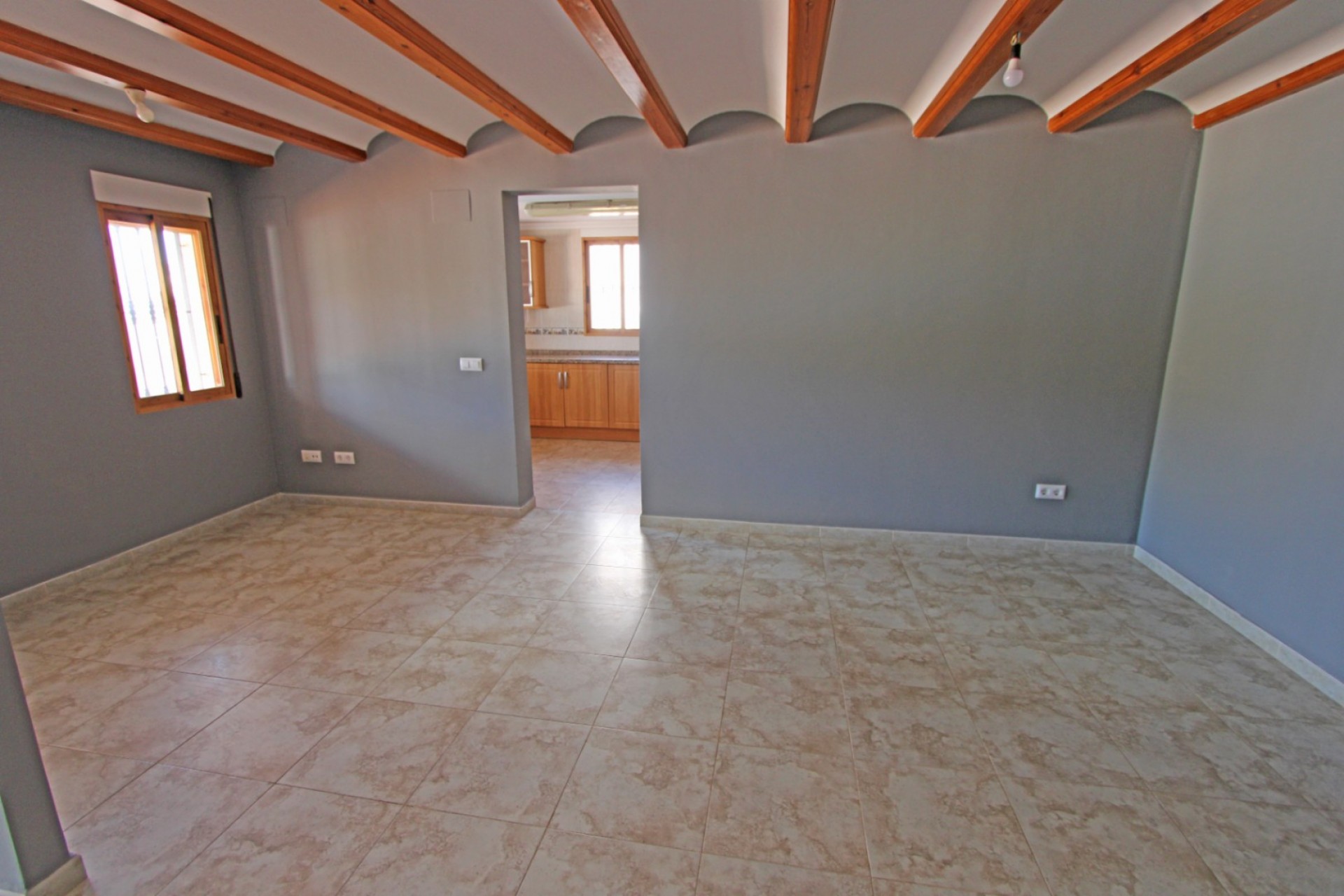 Zu verkaufen - Villa -
Orba