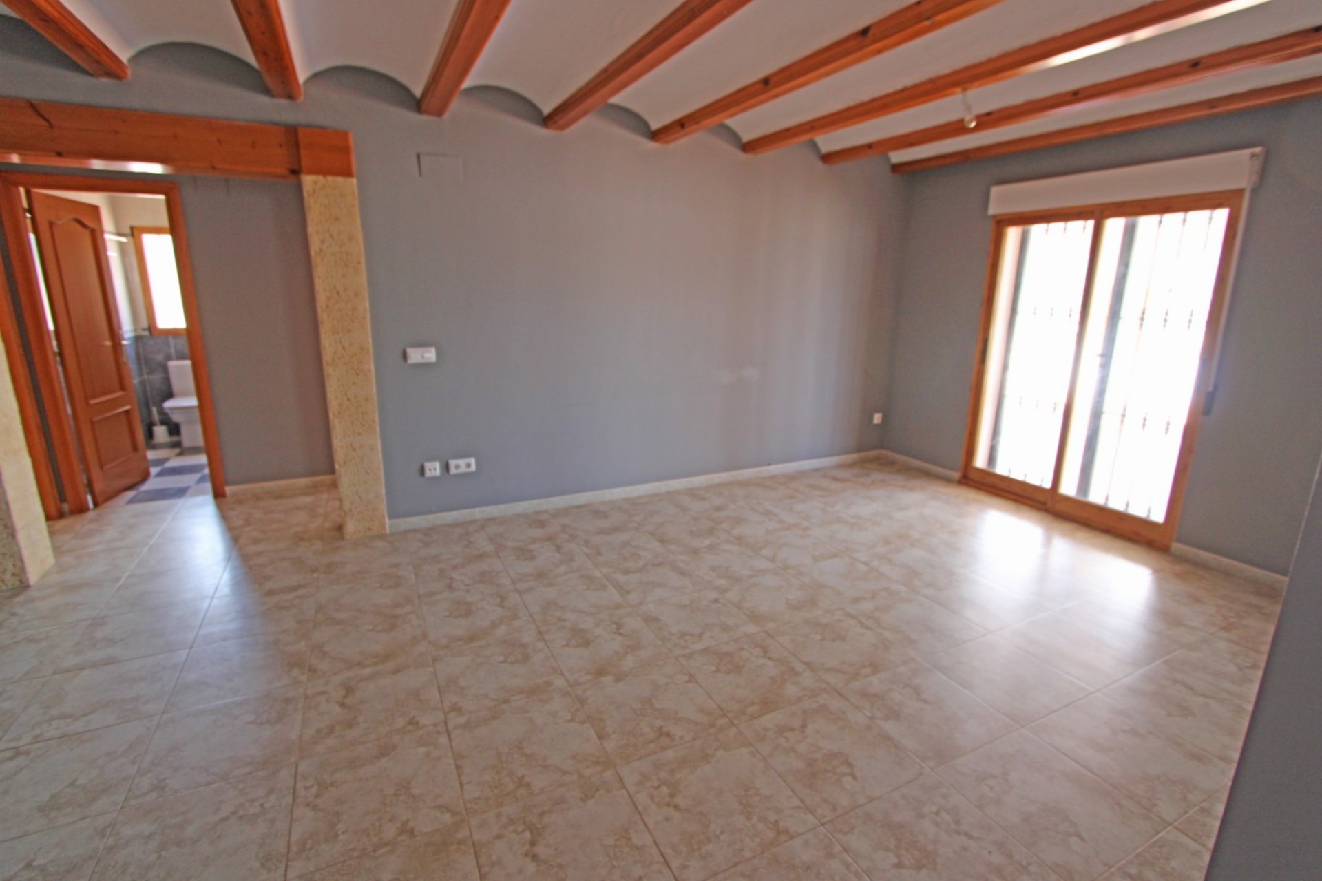 Zu verkaufen - Villa -
Orba