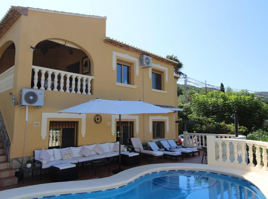 Zu verkaufen - Villa -
Orba