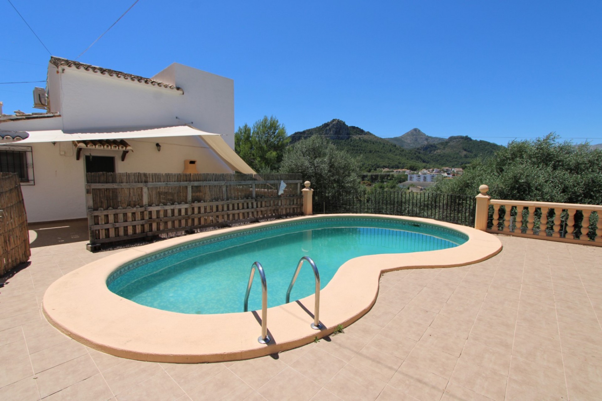 Zu verkaufen - Villa -
Orba