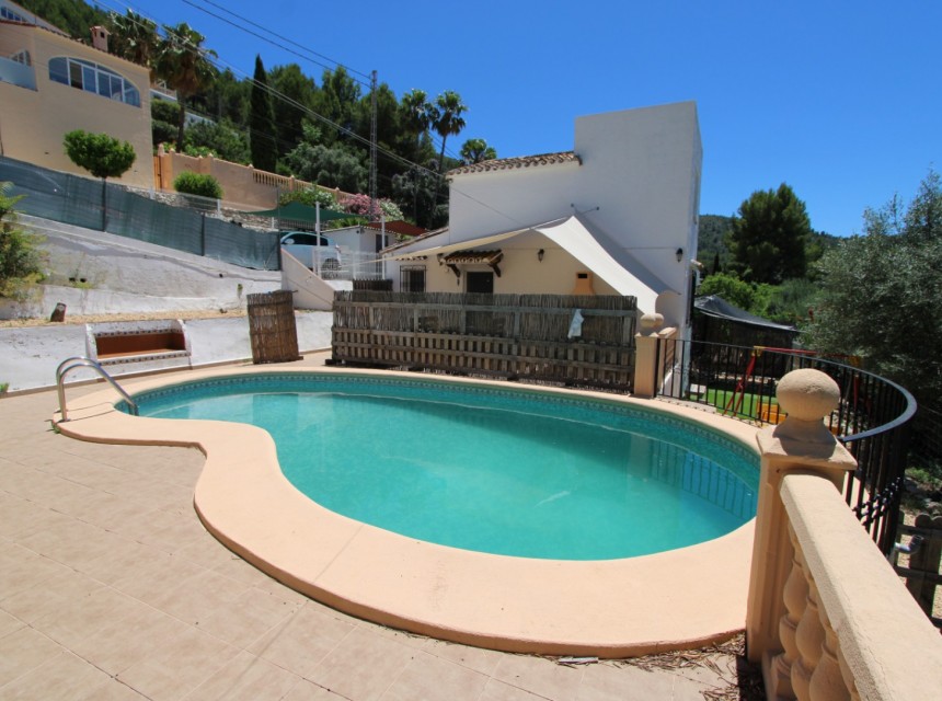 Zu verkaufen - Villa -
Orba