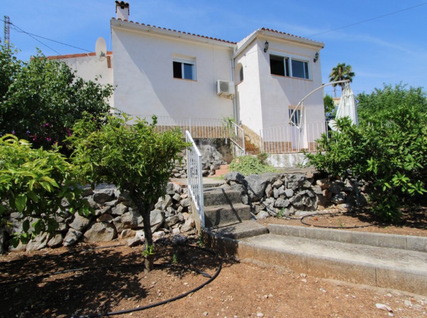 Zu verkaufen - Villa -
Orba