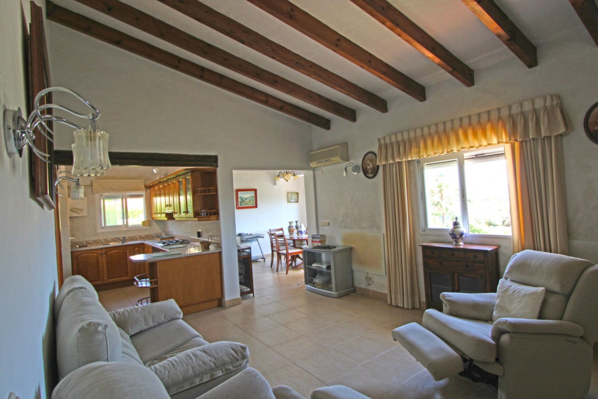 Zu verkaufen - Villa -
Orba