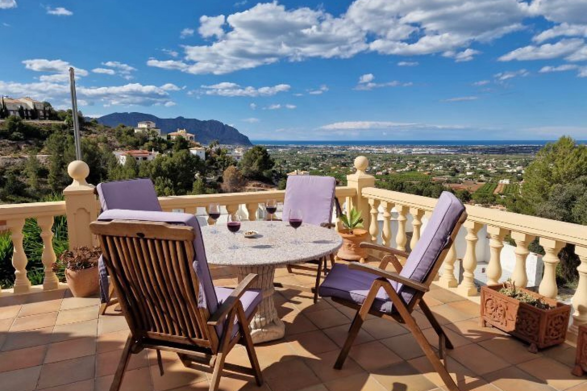 Zu verkaufen - Villa -
Pedreguer - Costa Blanca