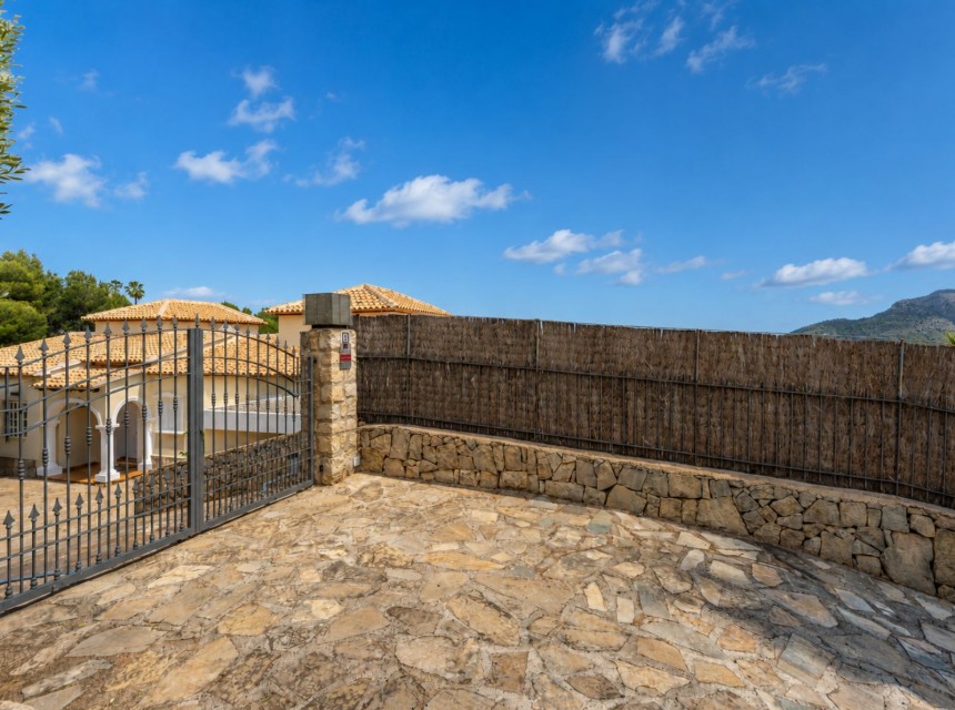 Zu verkaufen - Villa -
Pedreguer - La Sella