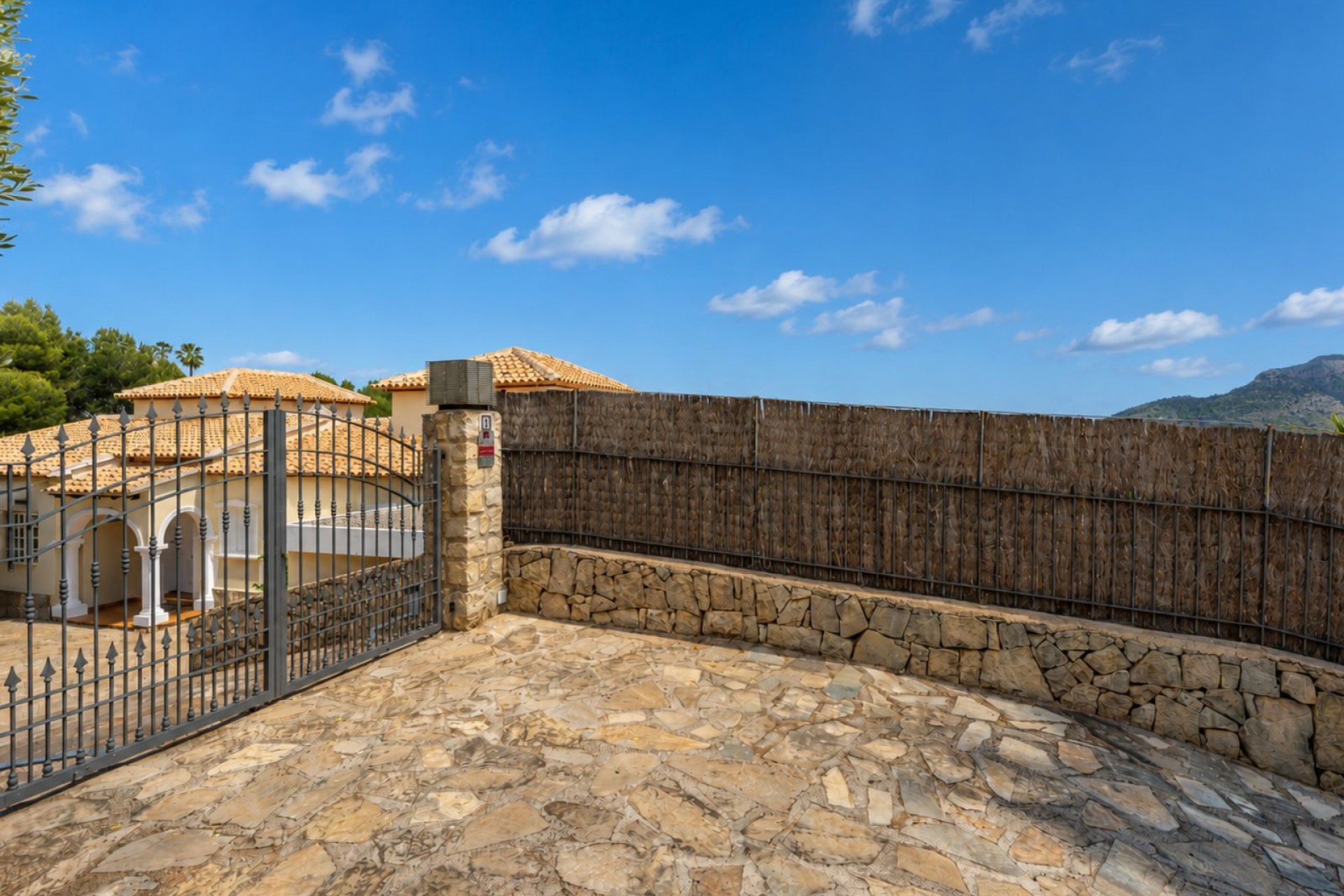 Zu verkaufen - Villa -
Pedreguer - La Sella