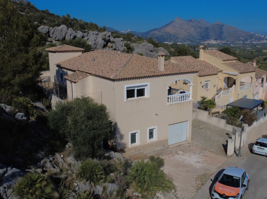 Zu verkaufen - Villa -
Tormos