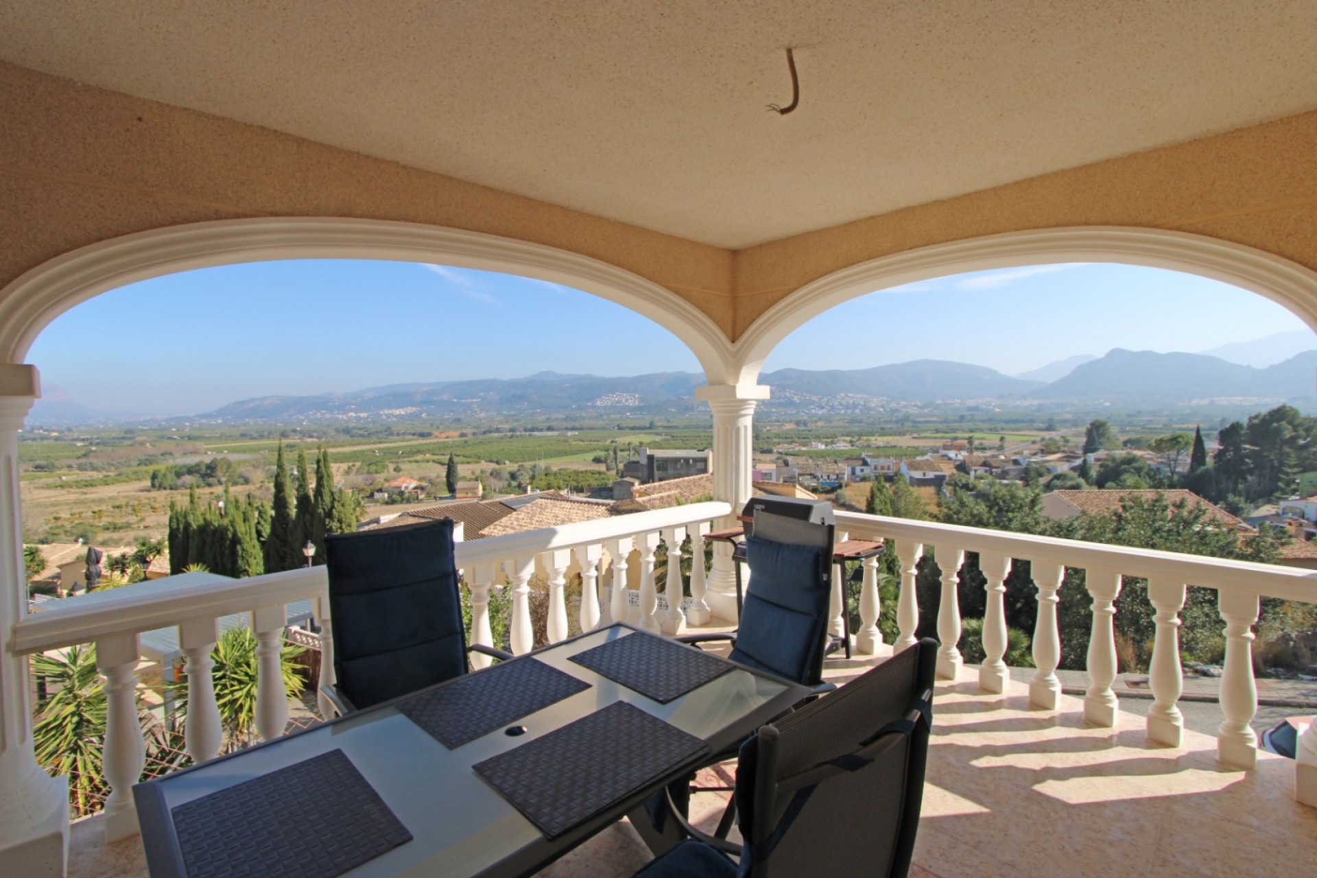 Zu verkaufen - Villa -
Tormos