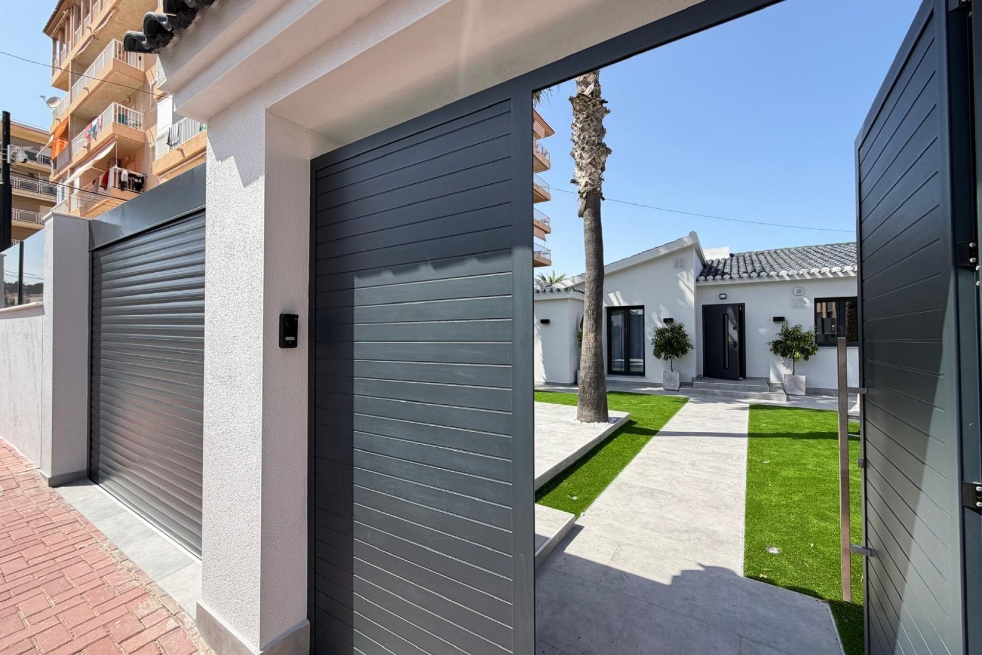 Zu verkaufen - Villa -
Torrevieja - Punta Prima