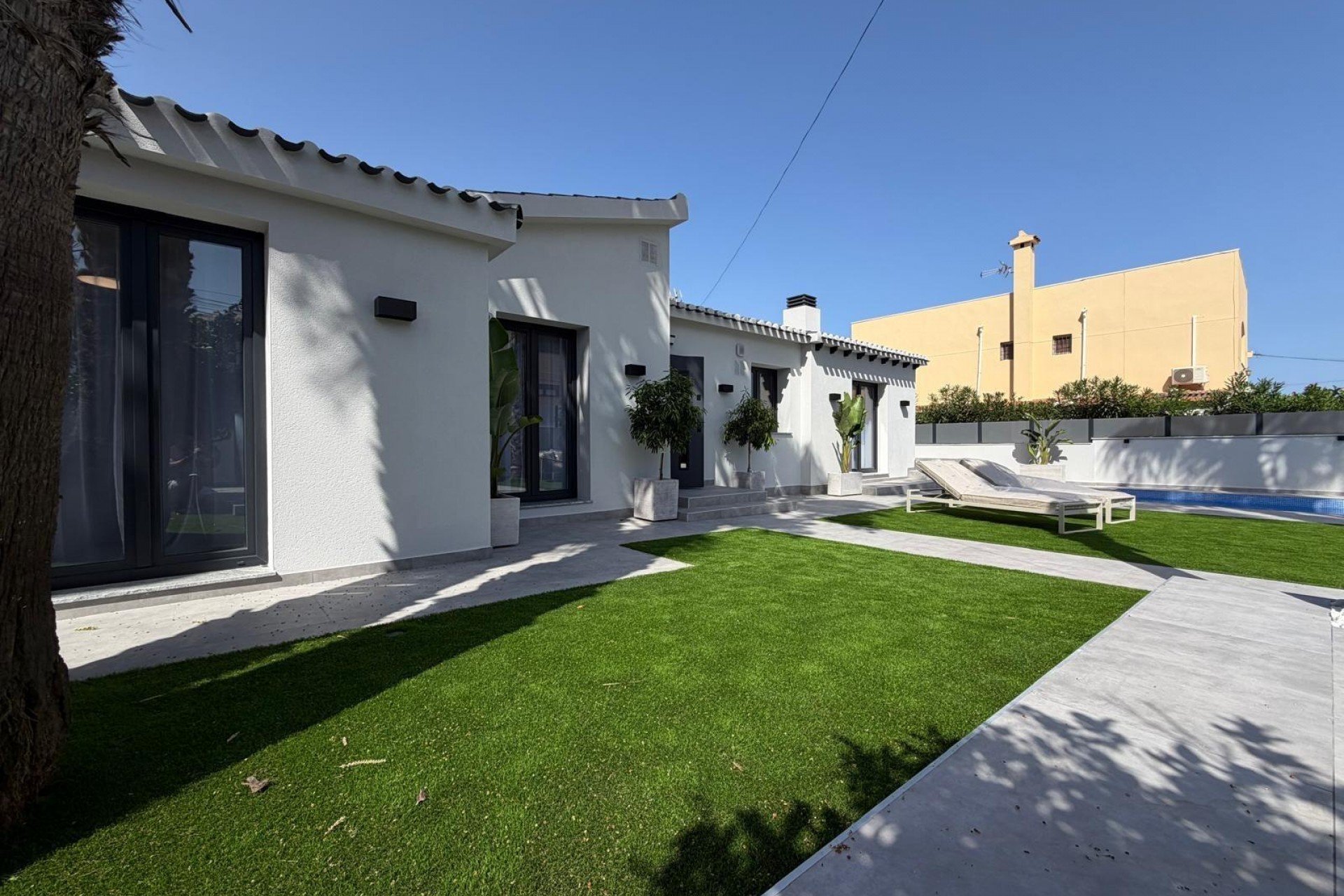Zu verkaufen - Villa -
Torrevieja - Punta Prima