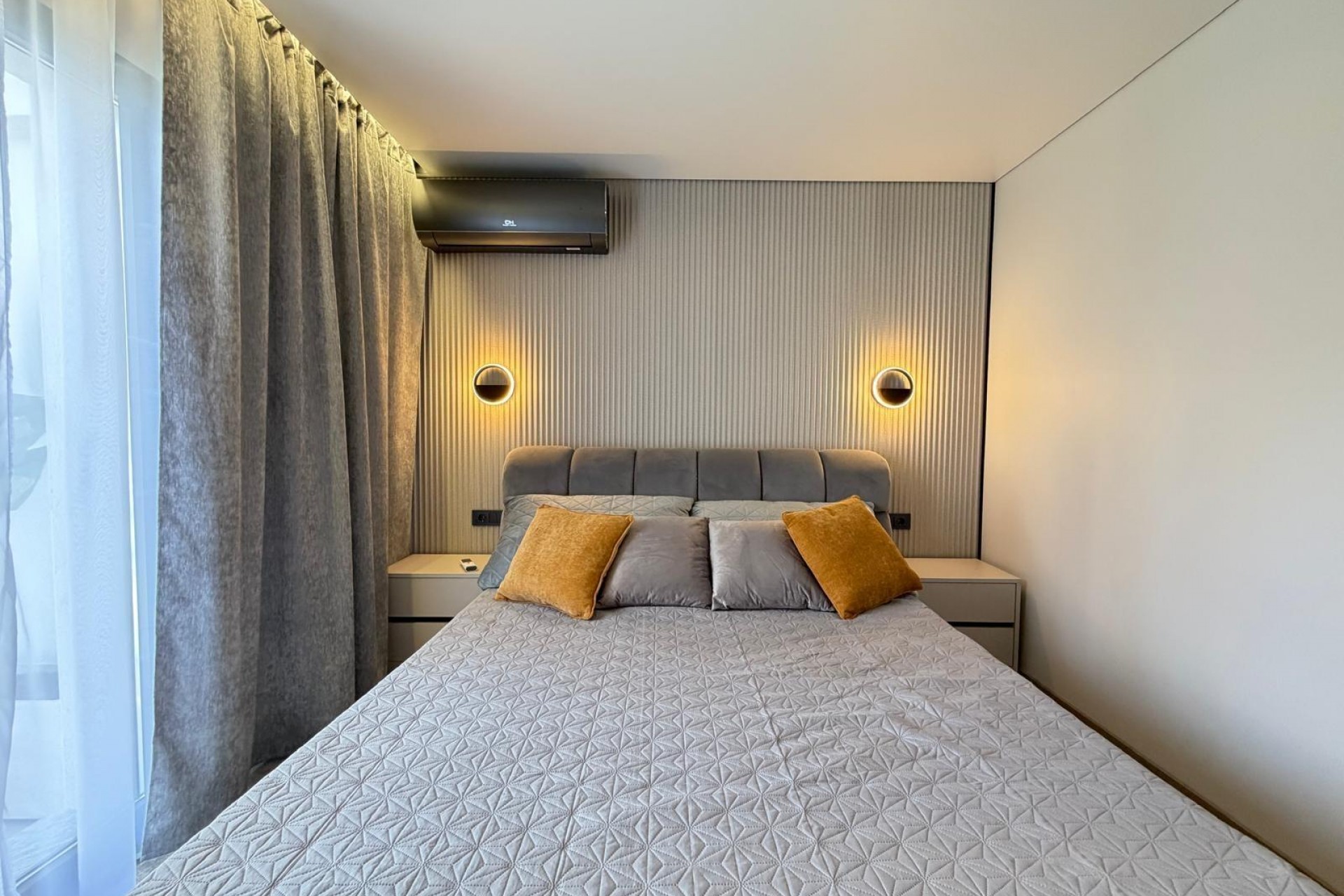 Zu verkaufen - Villa -
Torrevieja - Punta Prima
