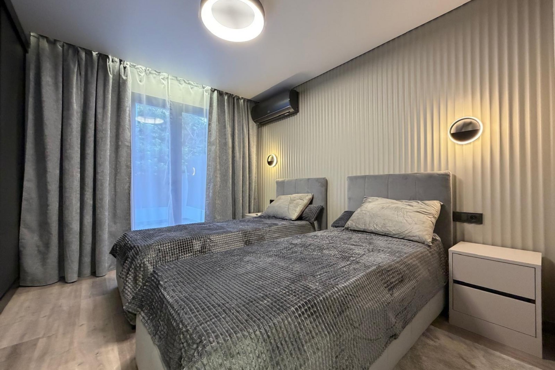 Zu verkaufen - Villa -
Torrevieja - Punta Prima