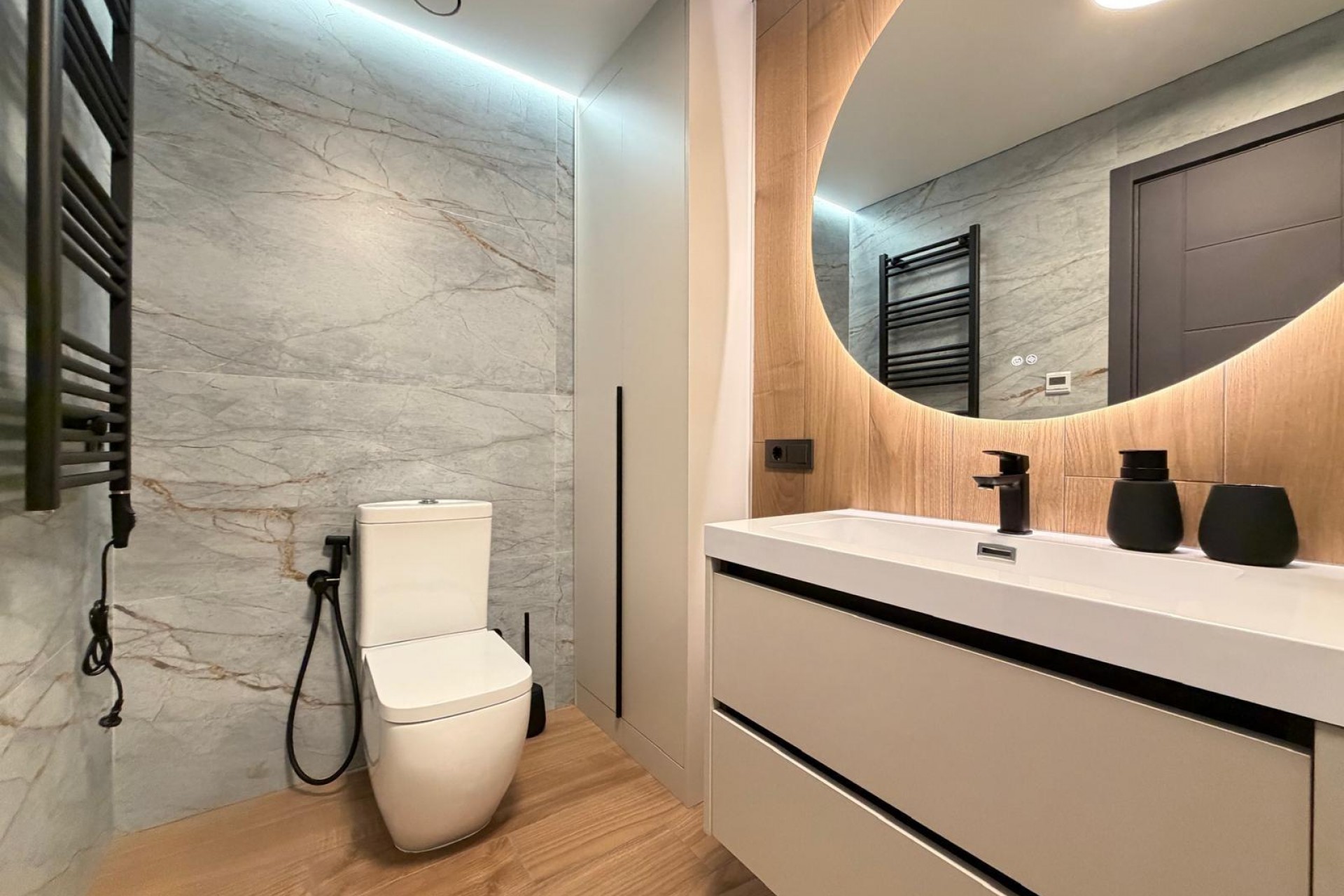 Zu verkaufen - Villa -
Torrevieja - Punta Prima