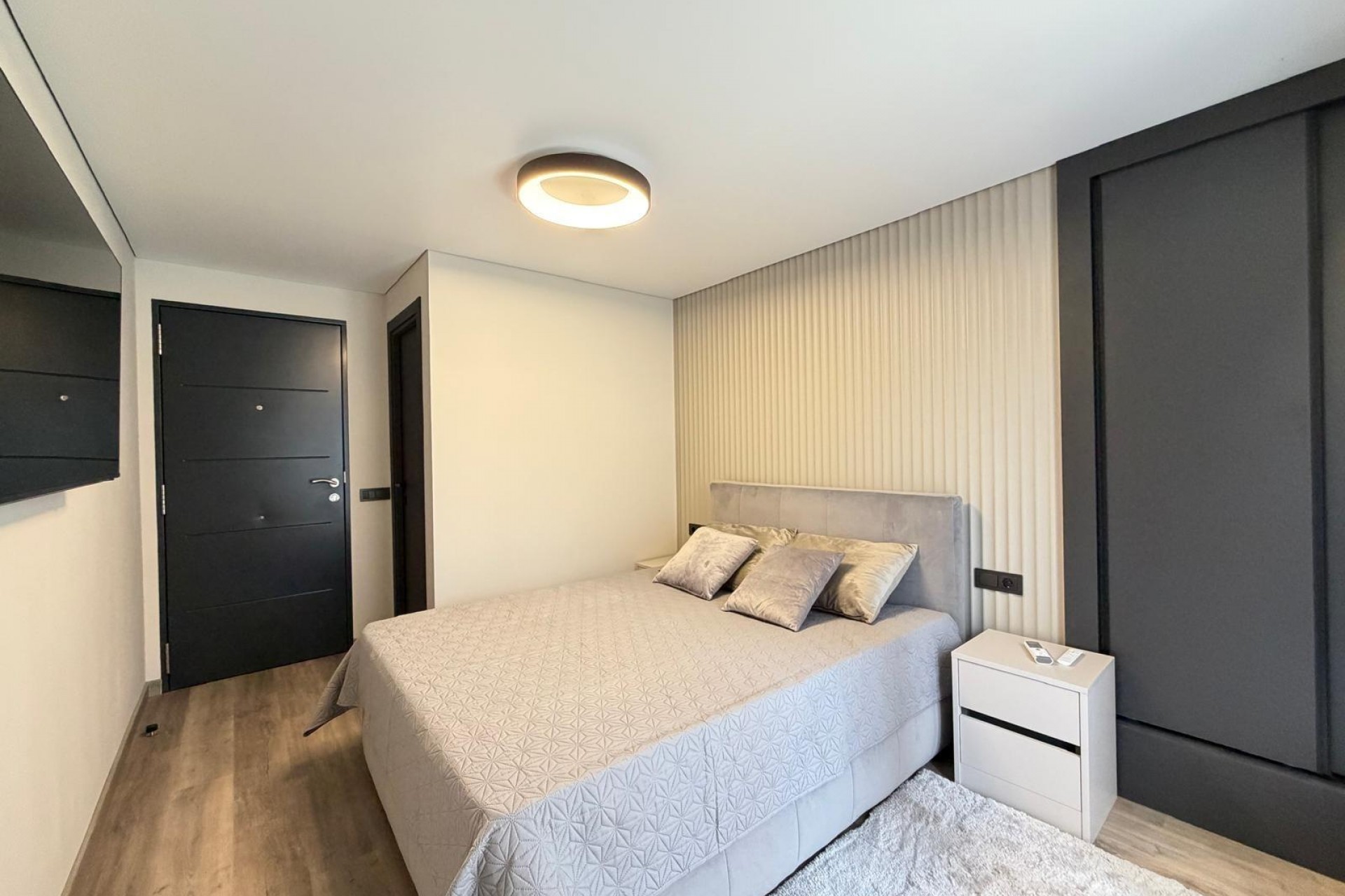 Zu verkaufen - Villa -
Torrevieja - Punta Prima